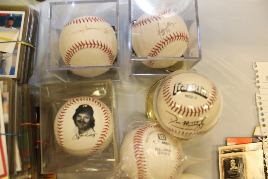 Image for Galler/Estate and Vehicle Auction with Sports Memorabilia: 9-27-18