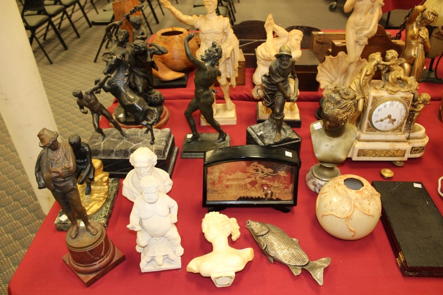 Image for Galler/Estate and Vehicle Auction with Sports Memorabilia: 9-27-18