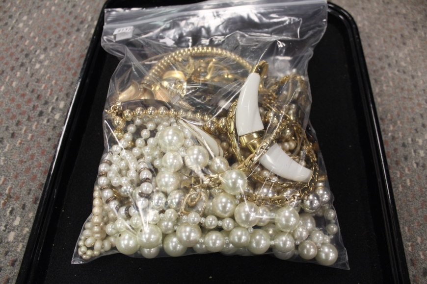 Image for Galler/Estate and Vehicle Auction with Sports Memorabilia: 9-27-18