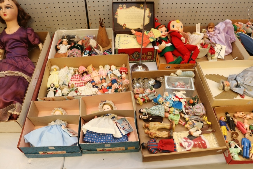 Image for Gallery/Estate Auction with Dolls: 10-11-18