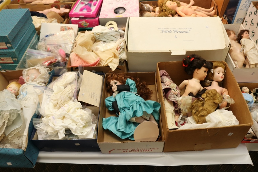 Image for Gallery/Estate Auction with Dolls: 10-11-18