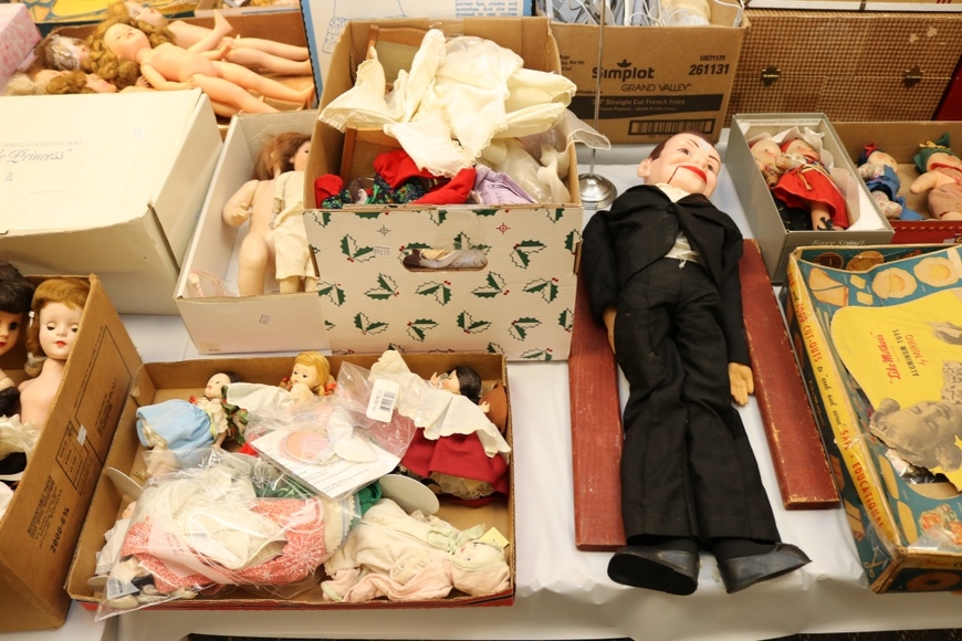 Image for Gallery/Estate Auction with Dolls: 10-11-18