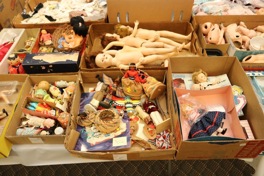 Image for Gallery/Estate Auction with Dolls: 10-11-18