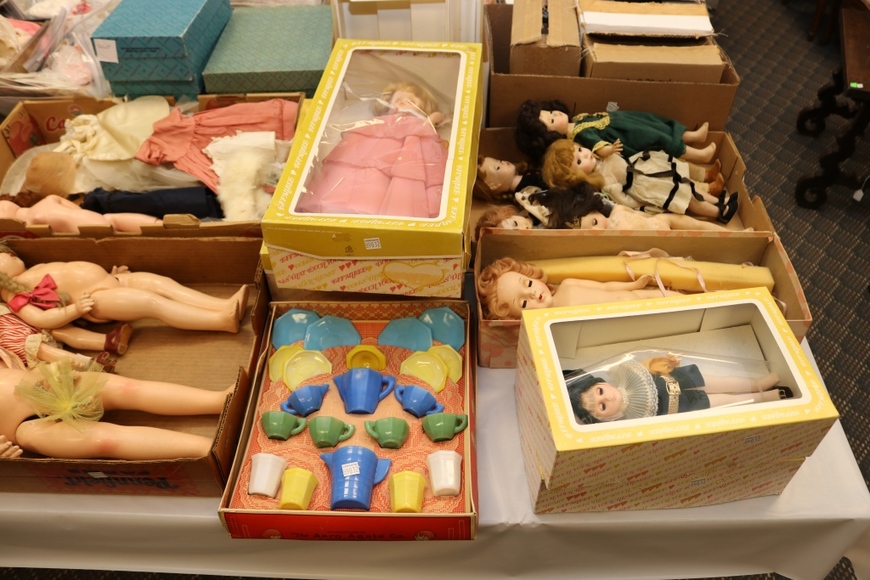 Image for Gallery/Estate Auction with Dolls: 10-11-18