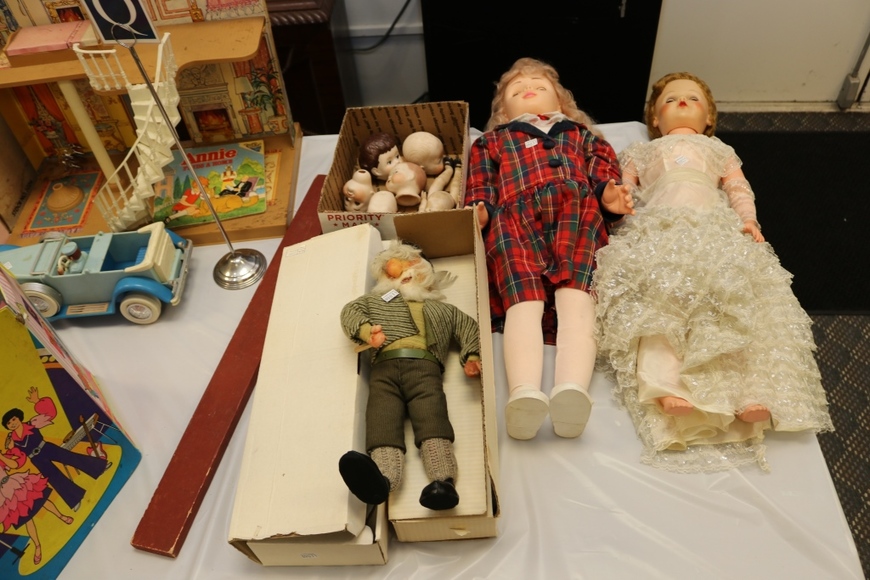 Image for Gallery/Estate Auction with Dolls: 10-11-18