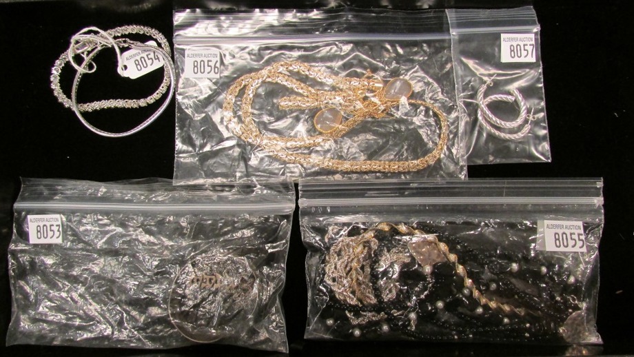 Image for Gallery/Estate Auction with Dolls: 10-11-18