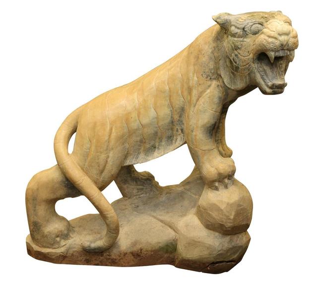 Image for Live and Online - Fine and Decorative Arts Auction: 12-6-18