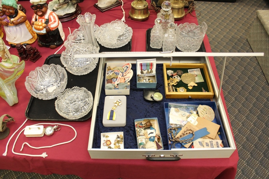 Image for Gallery Auction with Tools and Sports Memorabilia: 11-29-18