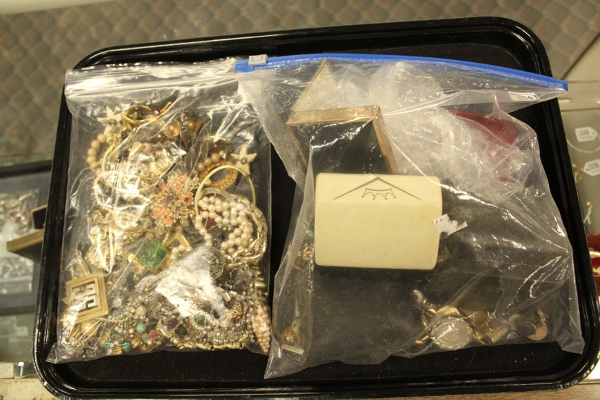 Image for Gallery Auction with Tools and Sports Memorabilia: 11-29-18