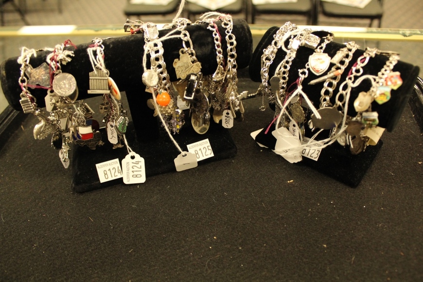 Image for Gallery Auction with Tools and Sports Memorabilia: 11-29-18