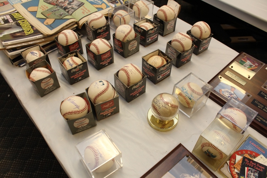 Image for Gallery Auction with Tools and Sports Memorabilia: 11-29-18