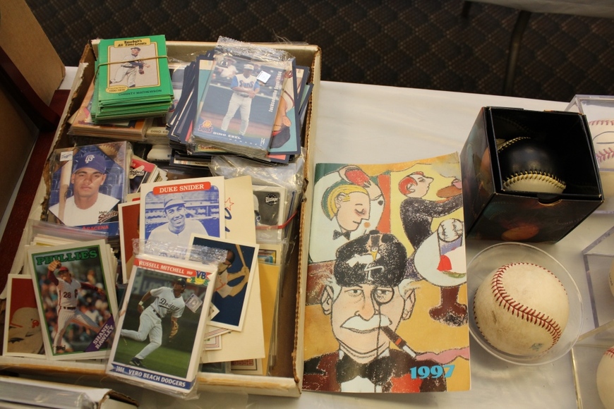 Image for Gallery Auction with Tools and Sports Memorabilia: 11-29-18
