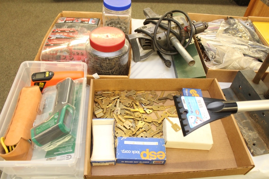 Image for Gallery Auction with Tools and Sports Memorabilia: 11-29-18