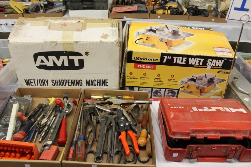 Image for Gallery Auction with Tools and Sports Memorabilia: 11-29-18