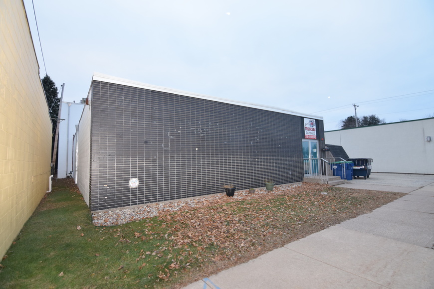 Image for Commercial building in Clintonville, Waupaca County, WI - approx. 6000 sq. ft.