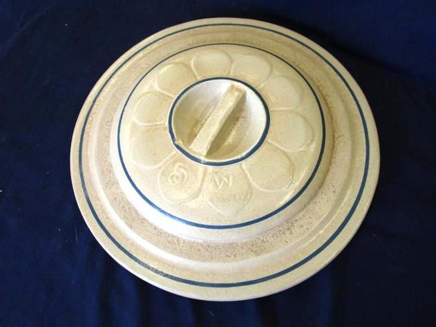 Image for Red Wing 5-gallon daisy pattern crock lid