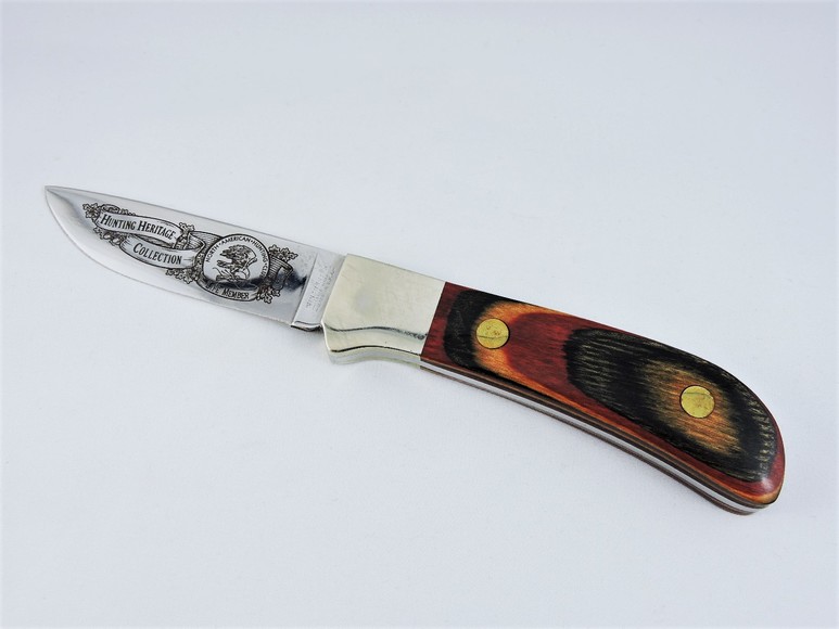 Image for NORTH AMERICAN HUNTING CLUB EIGHT KNIFE COLLECTION