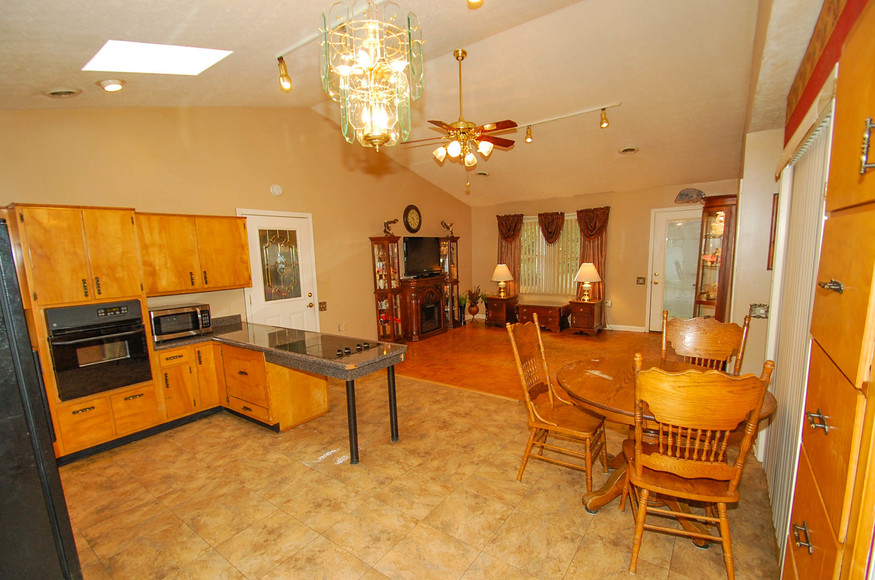 Image for Absolute Estate Auction in Schnitzelburg (Real Estate)