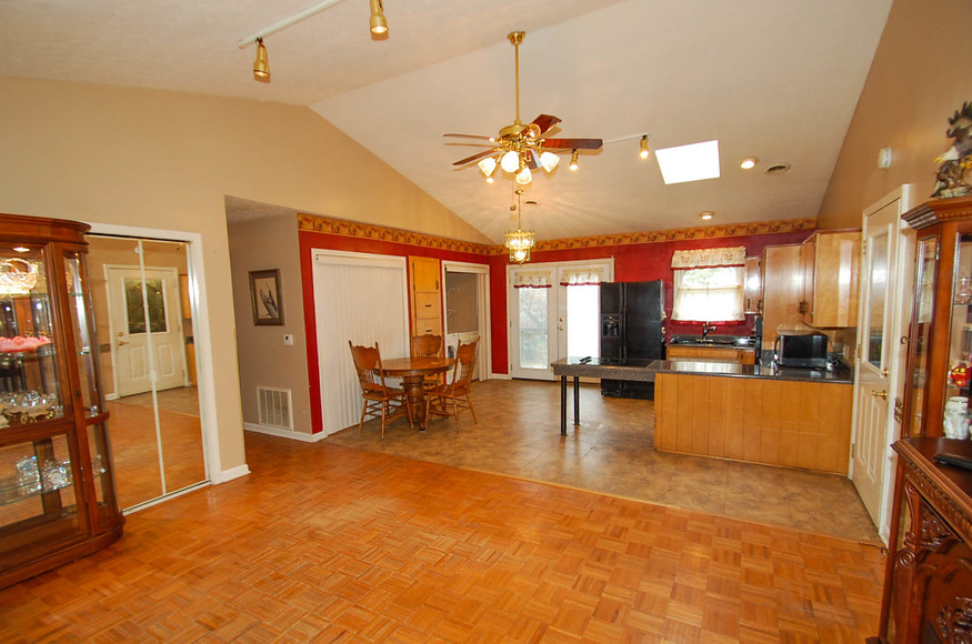 Image for Absolute Estate Auction in Schnitzelburg (Real Estate)