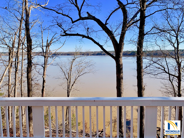 LAKE GASTONMoveIn Ready 2 BR/3 BA Waterfront Home w/Dock & Boat House PLUS an Adjacent Waterfront