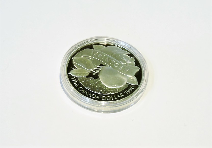 Image for MCINTOSH DOLLAR ROYAL CANADIAN MINT 1996