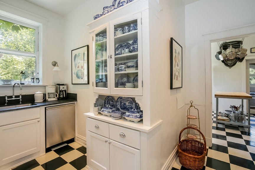 Image for Bishops Hall: Luxury Estate / Premier B&B in Oak Park (Chicago), Illinois