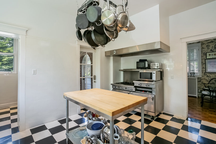 Image for Bishops Hall: Luxury Estate / Premier B&B in Oak Park (Chicago), Illinois