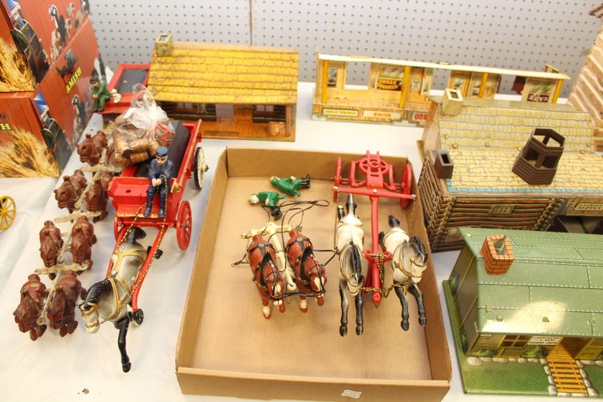 Image for Gallery Auction with Dolls, Toys & Art: 3-7-19