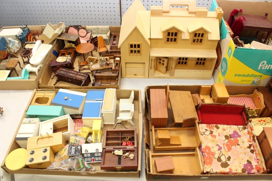 Image for Gallery Auction with Dolls, Toys & Art: 3-7-19