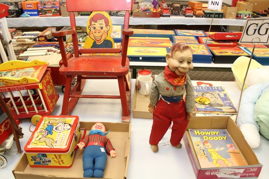 Image for Gallery Auction with Dolls, Toys & Art: 3-7-19