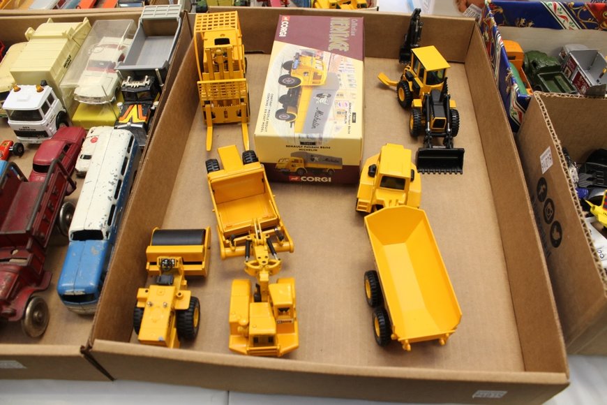 Image for Gallery Auction with Dolls, Toys & Art: 3-7-19