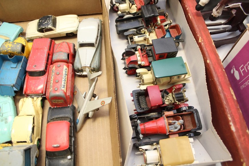 Image for Gallery Auction with Dolls, Toys & Art: 3-7-19