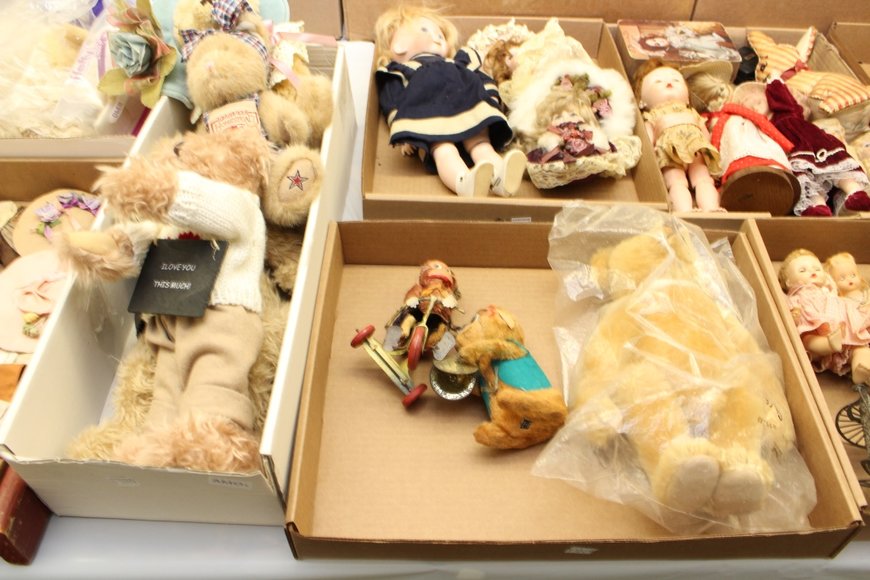 Image for Gallery Auction with Dolls, Toys & Art: 3-7-19