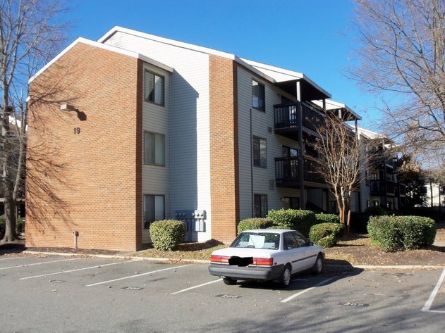 Image for Public Auction - 240 Wells CT Hampton, VA 23666 - Condominium with Community Pool