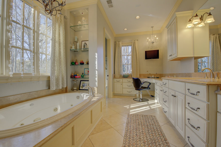 Image for Lexington Manor, Eads TN, Real Estate Auction