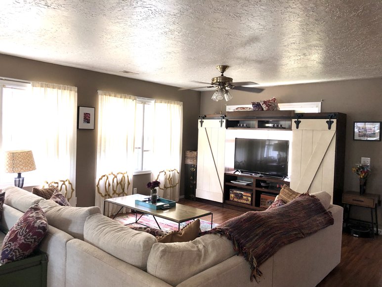 Image for Rustic log cabin on 3 acres