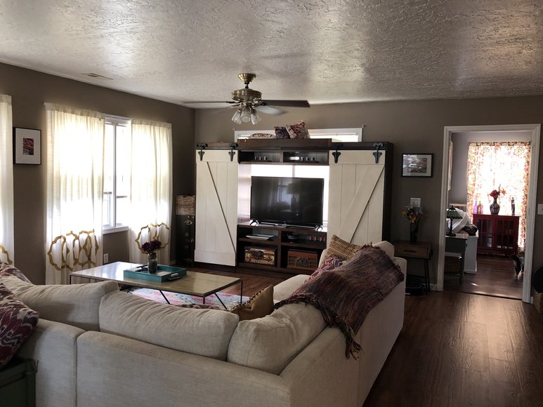 Image for Rustic log cabin on 3 acres