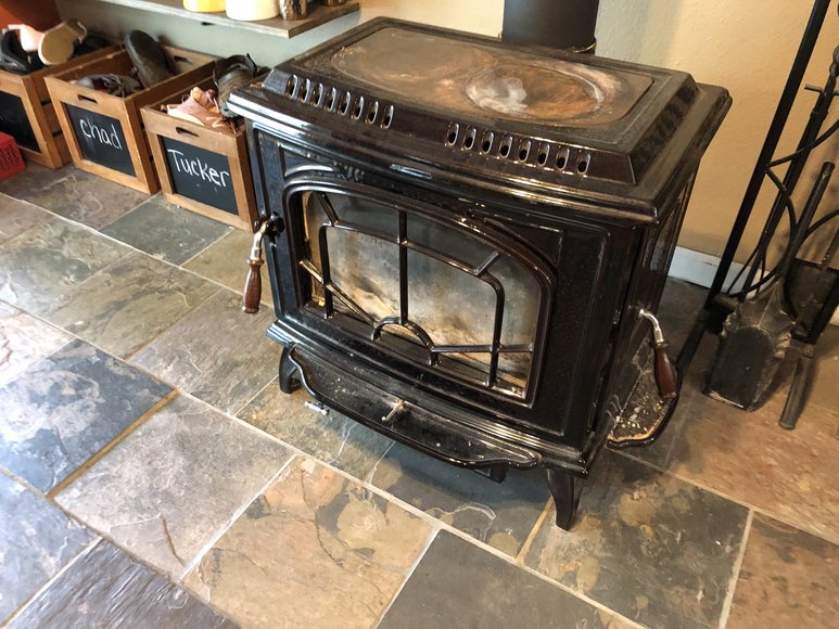 Image for Rustic log cabin on 3 acres