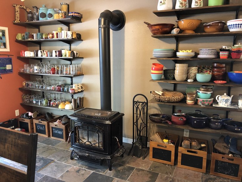 Image for Rustic log cabin on 3 acres