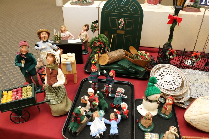 Image for Gallery Auction with Vehicle, Dolls & Doll Parts: 4-25-19