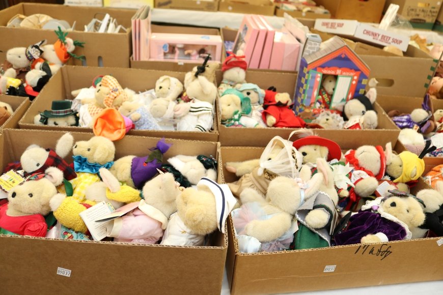 Image for Gallery Auction with Vehicle, Dolls & Doll Parts: 4-25-19