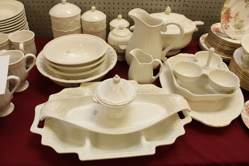 Image for Gallery Auction with Toys, Trucks and Nostalgic Items: 5-9-19