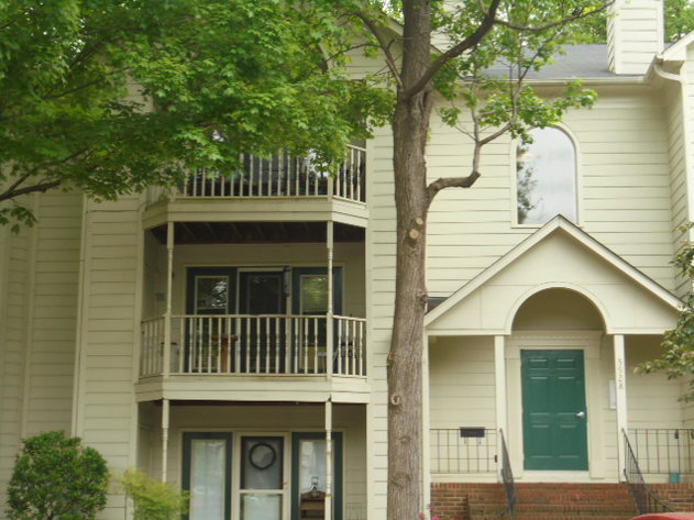 Image for UNDER CONTRACT~REAL ESTATE AUCTION (2/BR 2/BA Upper Level Condo)  