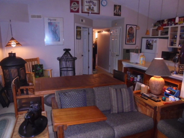 Image for UNDER CONTRACT~REAL ESTATE AUCTION (2/BR 2/BA Upper Level Condo)  