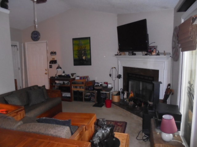 Image for UNDER CONTRACT~REAL ESTATE AUCTION (2/BR 2/BA Upper Level Condo)  
