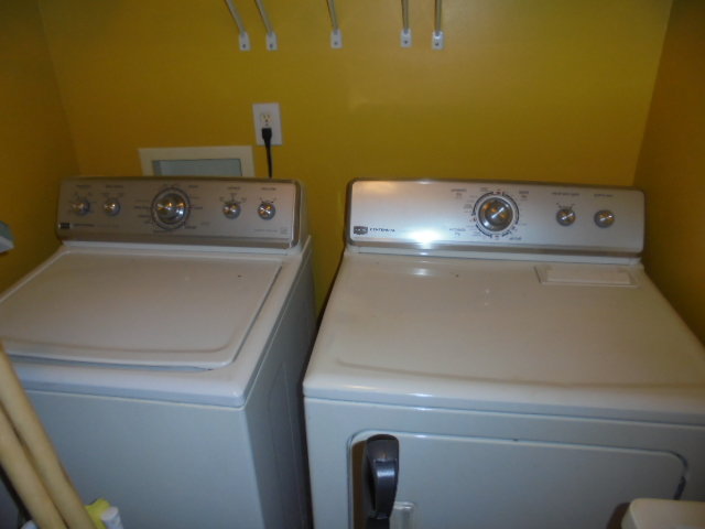 Image for UNDER CONTRACT~REAL ESTATE AUCTION (2/BR 2/BA Upper Level Condo)  