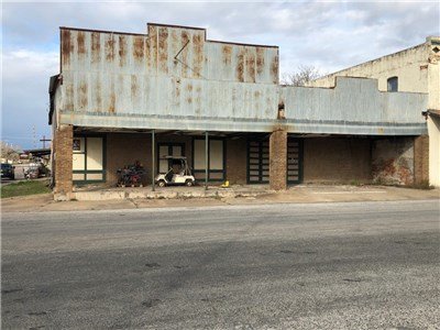 Image for 191 South Burleson Street - Giddings 78942, Lee County