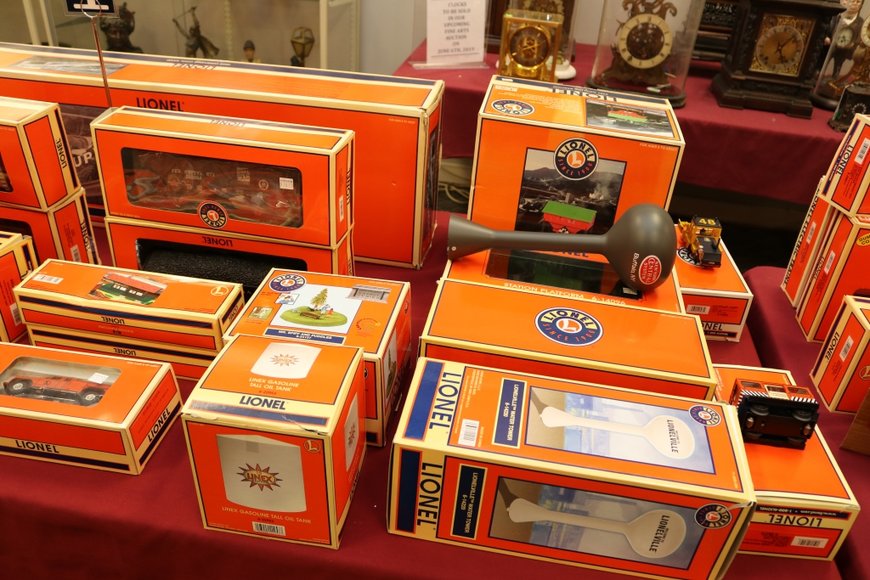 Image for Lionel Trains and Accessories - Offline Lots: 5-16-19