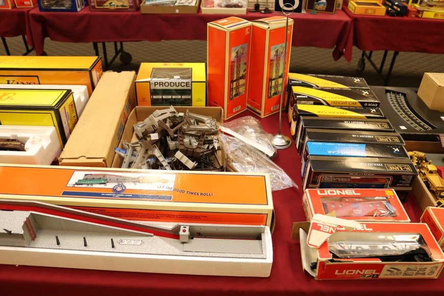 Image for Lionel Trains and Accessories - Offline Lots: 5-16-19