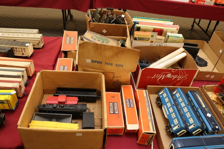 Image for Lionel Trains and Accessories - Offline Lots: 5-16-19